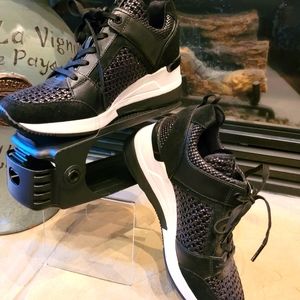 EUC.. MICHAEL Michael Kors Georgie Logo Detailed Wedge Trainers  size 7.5